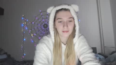 honeyveil online show from November 2025 01:21:02 PM