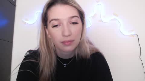 honeyveil online show from March 2026 11:16:02 AM