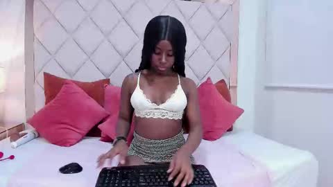 Snapshot of honeyy_cherry chatting on January 2026 12:07:02 PM Honeyy online show from January 2026 12:07:02 PM
