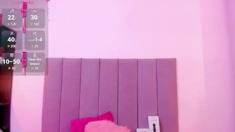 holly online show from October 2025 08:21:02 PM