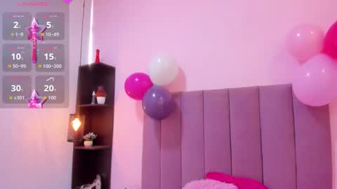 holly online show from November 2025 08:31:01 PM