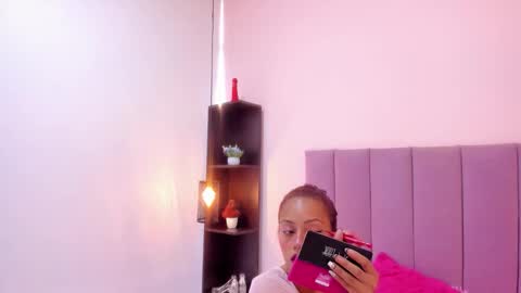 holly online show from November 2025 08:08:01 PM