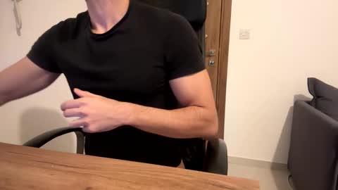 Oliver Saints online show from November 2025 08:51:01 PM