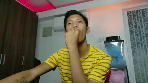 Snapshot of horny_asianmoreno chatting on October 2025 02:51:02 PM ROGER online show from October 2025 02:51:02 PM