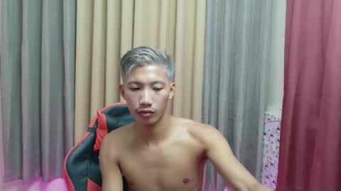 Snapshot of horny_asianmoreno chatting on December 2025 01:31:02 PM ROGER online show from December 2025 01:31:02 PM