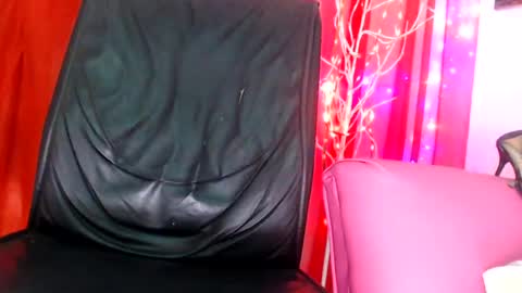 Snapshot of horny_mommy17 chatting on July 2026 02:31:01 PM armina online show from July 2026 02:31:01 PM