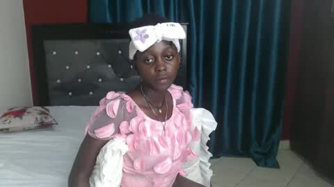 Bella online show from December 2024 12:10:02 AM