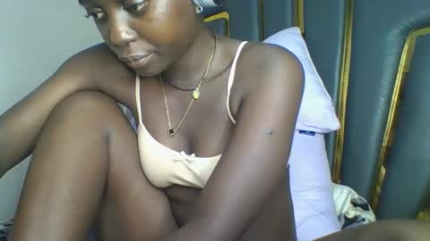 Bella online show from November 2025 09:15:02 PM