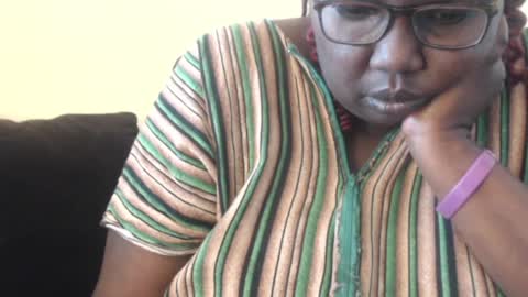 Snapshot of hornybigtitts chatting on December 2024 01:06:02 PM monica zain online show from December 2024 01:06:02 PM