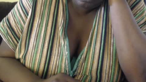 Snapshot of hornybigtitts chatting on February 2025 02:42:01 PM monica zain online show from February 2025 02:42:01 PM