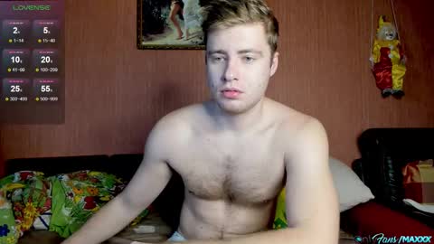 Snapshot of hornyblondieboyy chatting on October 2025 09:21:02 AM Max online show from October 2025 09:21:02 AM