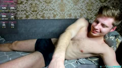 Snapshot of hornyblondieboyy chatting on April 2026 06:22:01 PM Max online show from April 2026 06:22:01 PM