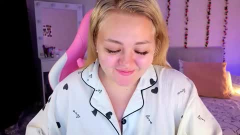 HornyCakee online show from October 2025 12:28:01 PM