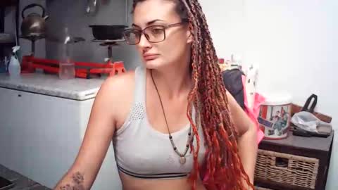 Snapshot of hornyhippies0080 chatting on May 2026 06:52:01 AM Nix D online show from May 2026 06:52:01 AM