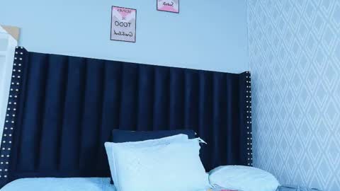 Natasha  online show from February 2026 06:52:02 PM