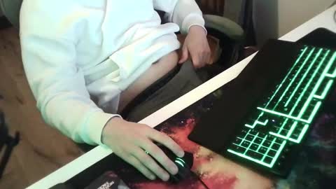 hornyman1998_03 online show from March 2026 06:13:01 PM