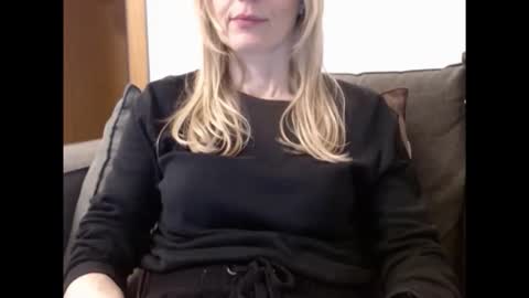Snapshot of hornyssima chatting on April 2026 05:23:01 PM Hornyssima online show from April 2026 05:23:01 PM