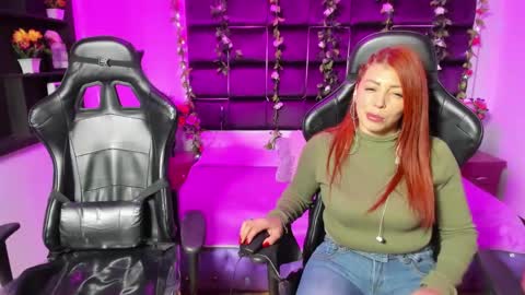 Snapshot of hornyy_mom chatting on January 2025 01:10:02 PM hornyy mom online show from January 2025 01:10:02 PM