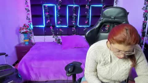 Snapshot of hornyy_mom chatting on February 2025 12:17:02 PM hornyy mom online show from February 2025 12:17:02 PM