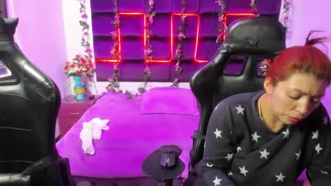 Snapshot of hornyy_mom chatting on February 2025 12:36:02 PM hornyy mom online show from February 2025 12:36:02 PM