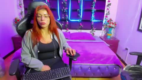 Snapshot of hornyy_mom chatting on February 2025 12:03:02 PM hornyy mom online show from February 2025 12:03:02 PM