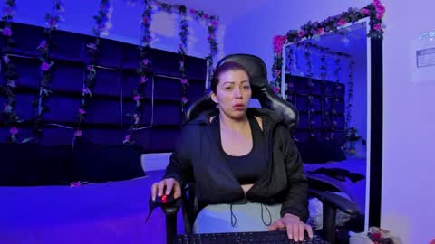 Snapshot of hornyy_mom chatting on September 2025 12:49:01 PM hornyy mom online show from September 2025 12:49:01 PM