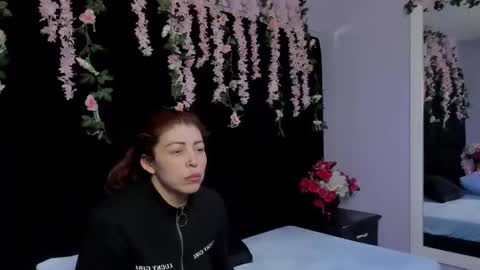 Snapshot of hornyy_mom chatting on September 2025 12:54:02 PM hornyy mom online show from September 2025 12:54:02 PM