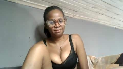 Snapshot of hortansiaa chatting on June 2026 10:43:02 PM Hortansiaa online show from June 2026 10:43:02 PM