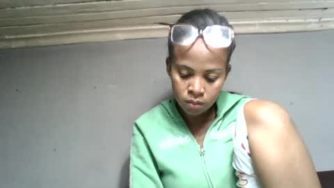 Snapshot of hortansiaa chatting on June 2026 12:52:01 PM Hortansiaa online show from June 2026 12:52:01 PM