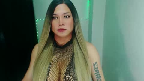 YOUR MAJESTY LUCY PEARL online show from December 2024 02:53:02 AM