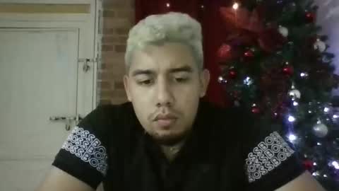 Snapshot of hot2512 chatting on December 2025 12:18:02 AM hot2512 online show from December 2025 12:18:02 AM