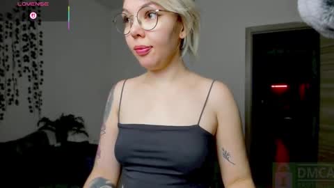   online show from October 2025 05:06:02 PM