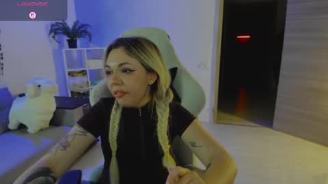   online show from December 2025 09:21:02 PM