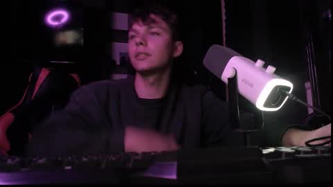 Hot boy 2002 online show from October 2025 07:44:02 PM