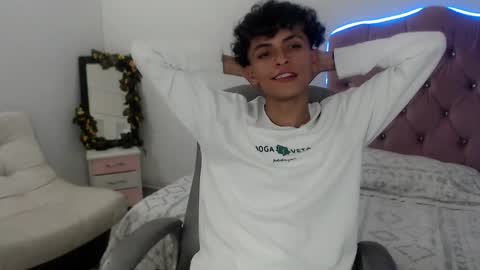 Snapshot of hot_bunny777_ chatting on December 2025 05:32:01 PM Salomon online show from December 2025 05:32:01 PM