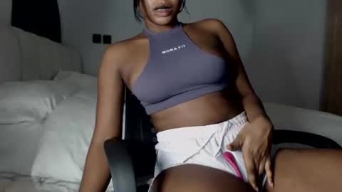 Snapshot of hot_chocoxxxx chatting on February 2026 06:59:02 PM sonia mis choco online show from February 2026 06:59:02 PM