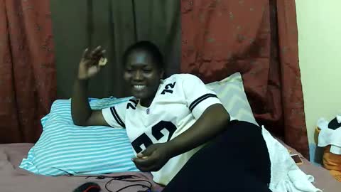 Milly online show from November 2025 05:11:01 PM