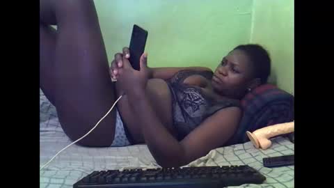 Snapshot of hot_girlly chatting on November 2025 04:35:01 PM hot_girlly online show from November 2025 04:35:01 PM