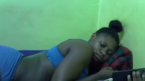 Snapshot of hot_girlly chatting on November 2025 06:39:03 AM hot_girlly online show from November 2025 06:39:03 AM