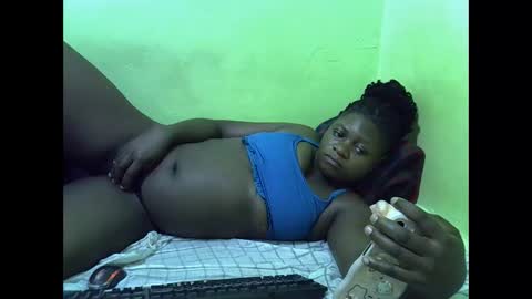 Snapshot of hot_girlly chatting on December 2025 06:19:01 AM hot_girlly online show from December 2025 06:19:01 AM