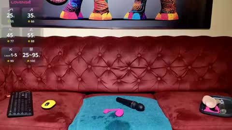 Snapshot of hot_hayde chatting on May 2026 06:43:01 AM Aly online show from May 2026 06:43:01 AM