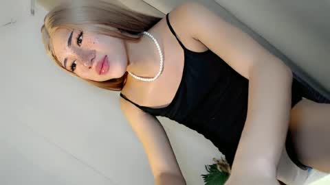 Snapshot of hot_little_angel18 chatting on June 2026 12:35:02 AM hot_little_angel18 online show from June 2026 12:35:02 AM