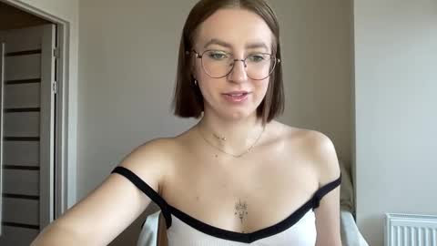 Lina online show from December 2024 11:29:01 AM