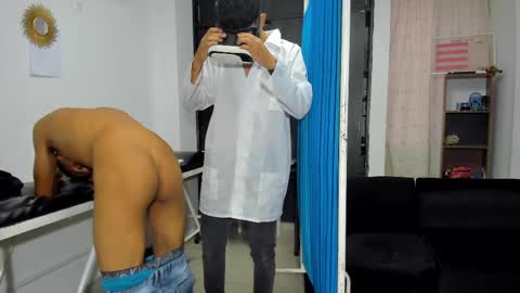 Vanesa Oliver and Andrew online show from February 2025 01:48:02 PM