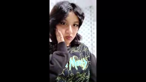 Snapshot of hotcakes_uwu chatting on May 2026 02:30:02 AM Hotcakes online show from May 2026 02:30:02 AM