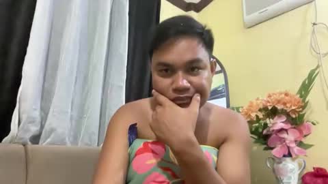 hotchick_001 online show from April 2026 02:33:01 AM