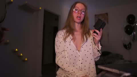 Snapshot of hotchillylovers chatting on February 2025 05:37:01 PM NICK AND NORA online show from February 2025 05:37:01 PM