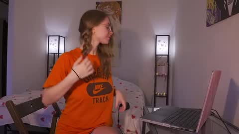 Snapshot of hotchillylovers chatting on February 2025 08:19:02 AM NICK AND NORA online show from February 2025 08:19:02 AM