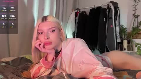 hotchubently online show from October 2025 06:08:02 PM