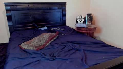 Yikes online show from October 2025 12:45:01 AM